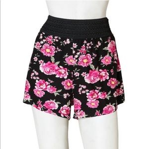 🅽🅴🆆 Bobbie Brooks Floral Shorts